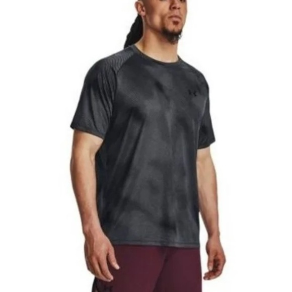 Under Armour men’s Tech 2.0 Lino Print Short Sleeve Tee Color Black Size medium - Picture 1 of 8